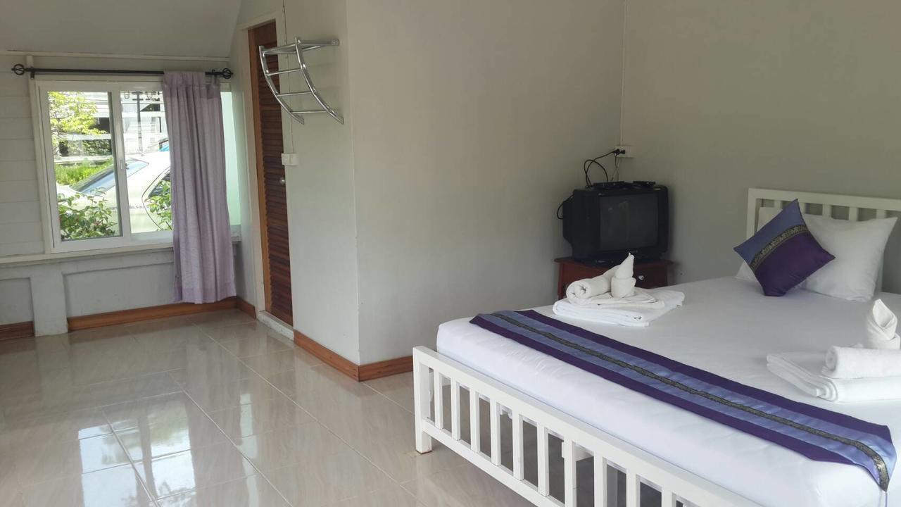 รตะธารา รีสอร์ท Ratathara Resort Bang Pakong エクステリア 写真